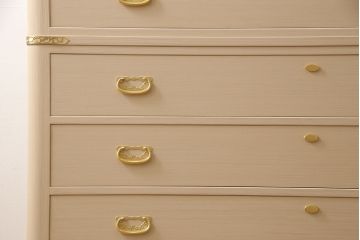 加茂桐箪笥の見た目を変えずに綺麗にリペア!汚れ・欠けを修復し、全体を砥の粉仕上げ。(総桐たんす、総桐箪笥、胴丸、和たんす、収納タンス)