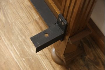 ベッドフレームをリペア&カスタム!リサイズし、木部を1トーン落ち着いた色味に着色仕上げ。(ダブル)