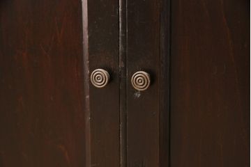 大正期のサイドキャビネットをリペア&カスタム!雰囲気をそのままに傷や割れ・痛み部分を修理。1トーン落ち着いた色味に着色仕上げ。(収納棚、戸棚、サイドボード、引き出し)