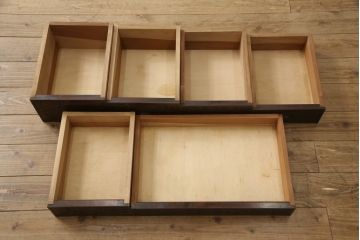 ドレッサーをリペア&カスタム!開き戸内の棚板の高さを変更し、全体を現状をベースに着色仕上げ。(鏡台)