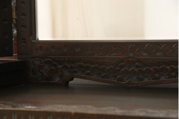 ドレッサーをリペア&カスタム!開き戸内の棚板の高さを変更し、全体を現状をベースに着色仕上げ。(鏡台)