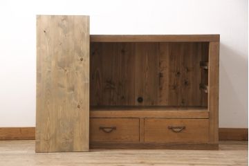 明治期の水屋箪笥をリペア&カスタム!左右で2分割し、天板裏側を補強。それぞれ棚板を追加。全体を脱色し木味を活かしたクリアワックス仕上げ。(食器棚、収納棚、戸棚、キャビネット、リビングボード、サイドボード