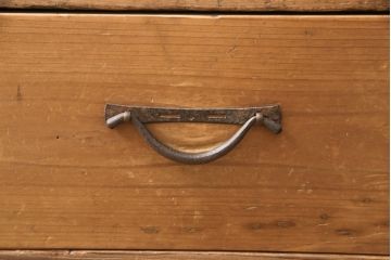 明治期の水屋箪笥をリペア&カスタム!左右で2分割し、天板裏側を補強。それぞれ棚板を追加。全体を脱色し木味を活かしたクリアワックス仕上げ。(食器棚、収納棚、戸棚、キャビネット、リビングボード、サイドボード