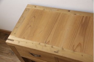 明治期の水屋箪笥をリペア&カスタム!左右で2分割し、天板裏側を補強。それぞれ棚板を追加。全体を脱色し木味を活かしたクリアワックス仕上げ。(食器棚、収納棚、戸棚、キャビネット、リビングボード、サイドボード