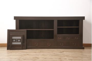 明治期の近江水屋箪笥キャビネットをリペア&カスタム!天板の出っ張りを取り外し、棚板を新材に交換。引き戸の網をガラスに交換。1トーン落ち着いた色味に着色仕上げ。(収納棚、戸棚、食器棚、サイドボード)