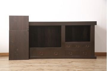 明治期の近江水屋箪笥キャビネットをリペア&カスタム!天板の出っ張りを取り外し、棚板を新材に交換。引き戸の網をガラスに交換。1トーン落ち着いた色味に着色仕上げ。(収納棚、戸棚、食器棚、サイドボード)