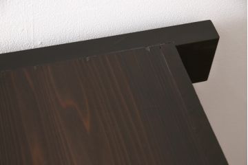 明治期の近江水屋箪笥キャビネットをリペア&カスタム!天板の出っ張りを取り外し、棚板を新材に交換。引き戸の網をガラスに交換。1トーン落ち着いた色味に着色仕上げ。(収納棚、戸棚、食器棚、サイドボード)