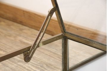 フランスアンティークの卓上ショーケースの見た目を変えずに綺麗にリペア!現状の味わいを残したまま、可動部を調整。(ガラスケース、店舗什器)