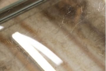 フランスアンティークの卓上ショーケースの見た目を変えずに綺麗にリペア!経年変化をそのままに、可動部のみ調整。(ガラスケース、Rガラス、陳列棚)