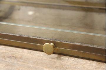 フランスアンティークの卓上ショーケースの見た目を変えずに綺麗にリペア!経年変化をそのままに、可動部のみ調整。(ガラスケース、Rガラス、陳列棚)