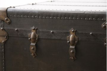 昭和初期の船トランクの見た目を変えずに綺麗にリペア!破損個所は取り外し、可動部を調整。(ローテーブル、センターテーブル、収納、ディスプレイ)