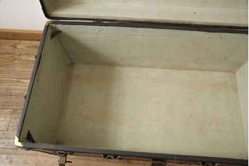 昭和初期の船トランクの見た目を変えずに綺麗にリペア!破損個所は取り外し、可動部を調整。(ローテーブル、センターテーブル、収納、ディスプレイ)