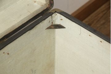 昭和初期の船トランクの見た目を変えずに綺麗にリペア!破損個所は取り外し、可動部を調整。(ローテーブル、センターテーブル、収納、ディスプレイ)