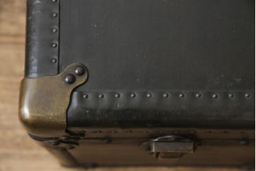 昭和初期の船トランクの見た目を変えずに綺麗にリペア!破損個所は取り外し、可動部を調整。(ローテーブル、センターテーブル、収納、ディスプレイ)