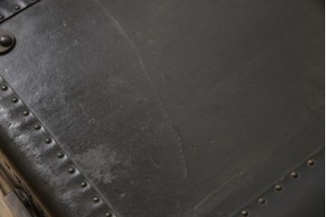 昭和初期の船トランクの見た目を変えずに綺麗にリペア!破損個所は取り外し、可動部を調整。(ローテーブル、センターテーブル、収納、ディスプレイ)