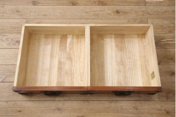 岩谷堂箪笥の収納棚をリペア&カスタム!本体の色味に近づけて着色した木製脚を取り付け。(戸棚、水屋箪笥、茶たんす、茶棚、キャビネット)