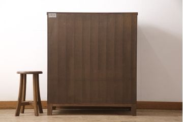 岩谷堂箪笥の収納棚をリペア&カスタム!本体の色味に近づけて着色した木製脚を取り付け。(戸棚、水屋箪笥、茶たんす、茶棚、キャビネット)