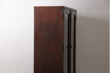 岩谷堂箪笥のキャビネットをリペア&カスタム!クリアガラスをアクリルに変更。(書棚、本箱、ブックケース)