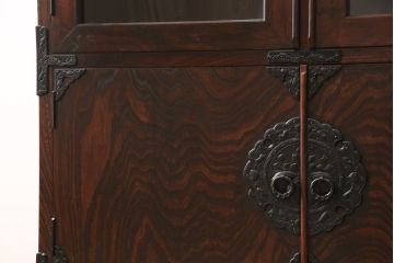 岩谷堂箪笥のキャビネットをリペア&カスタム!クリアガラスをアクリルに変更。(書棚、本箱、ブックケース)