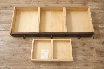 北海道民芸家具のサイドボードをリペア&カスタム!天板に新材を乗せて補強し、背面に配線用の穴あけ加工。新材部分を本体の色味に合わせて着色し仕上げ。(テレビ台、収納棚、ローボード、テレビボード)