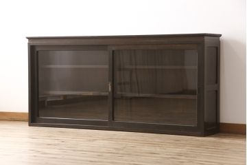 戸棚をリペア&カスタム!ヒノキ無垢材の天板を取り付け、現状の色味に合わせて着色し、ワックスで仕上げ。(収納棚、キャビネット、サイドボード)