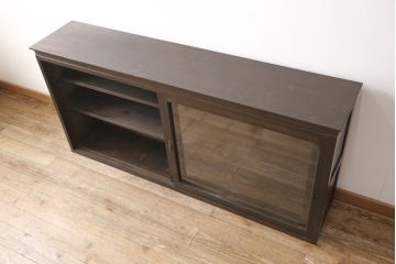 戸棚をリペア&カスタム!ヒノキ無垢材の天板を取り付け、現状の色味に合わせて着色し、ワックスで仕上げ。(収納棚、キャビネット、サイドボード)