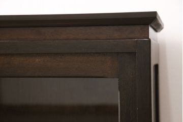 戸棚をリペア&カスタム!ヒノキ無垢材の天板を取り付け、現状の色味に合わせて着色し、ワックスで仕上げ。(収納棚、キャビネット、サイドボード)