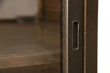 戸棚をリペア&カスタム!ヒノキ無垢材の天板を取り付け、現状の色味に合わせて着色し、ワックスで仕上げ。(収納棚、キャビネット、サイドボード)