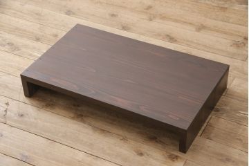 米沢箪笥をリペア&カスタム!ヒノキ無垢材の天板を取り付け、上段の引き出しをフラップダウン式扉に変更しローボードにリメイク。杢目が残るように現状の色味をベースに着色仕上げ。(時代箪笥、テレビ台、ローボード、収納箪笥)