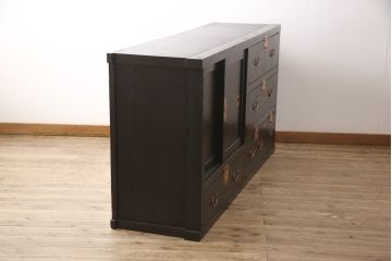 収納箪笥サイドボードをリペア&カスタム!奥行きをリサイズし、金具を銅色に塗装。本体は1トーン落ち着いた色味に着色仕上げ。(収納棚、戸棚、収納箪笥、水屋箪笥、引き出し)