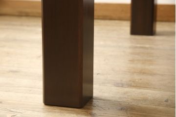 明治大正期の蔵戸をリペア&カスタム!木製脚5本を取り付けテーブルにリメイク。脚は縁の色に合わせて着色し仕上げ。(座卓、ローテーブル)