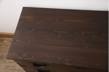 時代箪笥をリペア&カスタム!ヒノキ無垢材の天板を取り付けローチェストに。現状の色味をベースに着色仕上げ。(衣装箪笥、収納箪笥、時代箪笥、引き出し、チェスト)