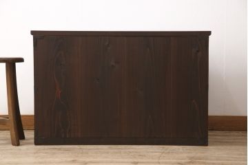 時代箪笥をリペア&カスタム!ヒノキ無垢材の天板を取り付けローチェストに。現状の色味をベースに着色仕上げ。(衣装箪笥、収納箪笥、時代箪笥、引き出し、チェスト)
