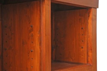 水屋箪笥をリペア&カスタム!既存の棚板を取り外し、新たにヒノキ無垢材の可動式棚板を製作・取り付け。天板裏を補強。(収納棚、戸棚、キャビネット、食器棚、サイドボード)