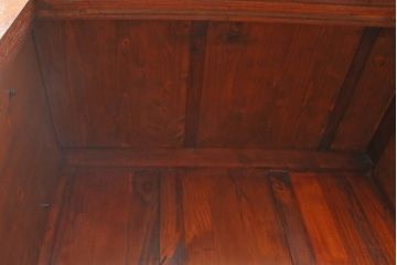 水屋箪笥をリペア&カスタム!既存の棚板を取り外し、新たにヒノキ無垢材の可動式棚板を製作・取り付け。天板裏を補強。(収納棚、戸棚、キャビネット、食器棚、サイドボード)