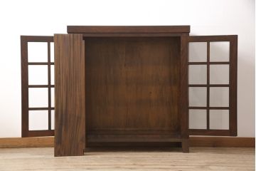 松本民芸家具の収納棚をリペア&カスタム!木製脚を取り付け、本体に合わせて着色し仕上げ。(キャビネット、戸棚、本箱、ブックケース、サイドボード)