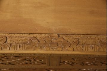 軽井沢彫りのドレッシングチェストをリペア&カスタム!クリーニング・可動部分の調整・接合部分の締め直し・傷消しを施し、上部の鏡は取り外し。溝は埋木して仕上げ。(サイドチェスト、引き出し)