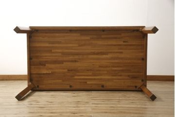 ビンテージのダイニングテーブルをリペア&カスタム!高品質リペアを施し、天板を脚の色と合わせて着色仕上げ。(4人掛け、机)