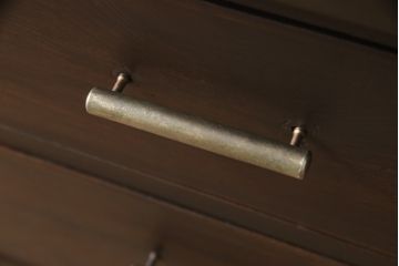 昭和初期の和タンスをリペア&カスタム!木製脚とヒノキ材の天板を取り付け、本体の色に合わせて着色し仕上げ。(衣装箪笥、引き出し、チェスト)