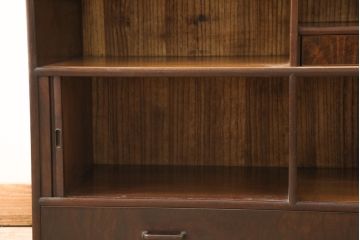 アンティークの蛇腹戸(シャッター)付き収納棚の見た目を変えずに綺麗にリペア!木部や接合部・可動部を調整し、キズを消して補修。蜜?ワックスで仕上げ。(茶棚、戸棚)