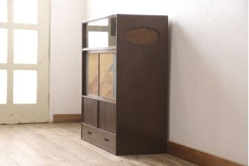 アンティークの蛇腹戸(シャッター)付き収納棚の見た目を変えずに綺麗にリペア!木部や接合部・可動部を調整し、キズを消して補修。蜜?ワックスで仕上げ。(茶棚、戸棚)