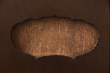 アンティークの蛇腹戸(シャッター)付き収納棚の見た目を変えずに綺麗にリペア!木部や接合部・可動部を調整し、キズを消して補修。蜜?ワックスで仕上げ。(茶棚、戸棚)
