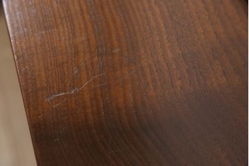 アンティークの蛇腹戸(シャッター)付き収納棚の見た目を変えずに綺麗にリペア!木部や接合部・可動部を調整し、キズを消して補修。蜜?ワックスで仕上げ。(茶棚、戸棚)