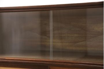 アンティークの蛇腹戸(シャッター)付き収納棚の見た目を変えずに綺麗にリペア!木部や接合部・可動部を調整し、キズを消して補修。蜜?ワックスで仕上げ。(茶棚、戸棚)