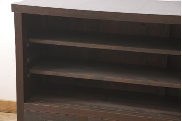 明治〜大正時代の戸棚をリペア&カスタム!建具はガラスをクリアガラスに交換し、引手とねじ込み錠を取り付け。天板は杉材に張り替え、内部は棚板を追加。(ガラス戸棚、キャビネット、収納棚、食器棚)
