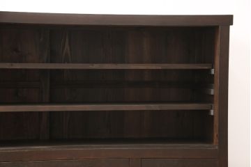 明治〜大正時代の戸棚をリペア&カスタム!建具はガラスをクリアガラスに交換し、引手とねじ込み錠を取り付け。天板は杉材に張り替え、内部は棚板を追加。(ガラス戸棚、キャビネット、収納棚、食器棚)