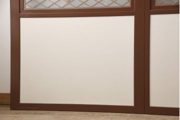 昭和後期の組子入りふすまをリペア&カスタム!リサイズし、開き戸として使えるよう仕様を変更。引手は埋木処理。襖紙を張り替え、本体は現状に近い色味に着色仕上げ。(引き戸、帯戸)