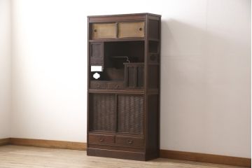 大正時代の茶棚をリペア&カスタム!下段収納部は棚板を取り外し、新しいものに交換。全体を本来の色味を活かしつつ着色仕上げ。(茶箪笥、収納棚、飾り棚)