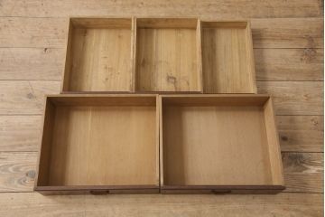 大正時代の茶棚をリペア&カスタム!下段収納部は棚板を取り外し、新しいものに交換。全体を本来の色味を活かしつつ着色仕上げ。(茶箪笥、収納棚、飾り棚)