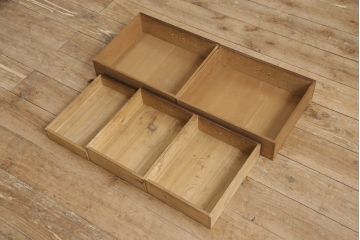 大正時代の茶棚をリペア&カスタム!下段収納部は棚板を取り外し、新しいものに交換。全体を本来の色味を活かしつつ着色仕上げ。(茶箪笥、収納棚、飾り棚)